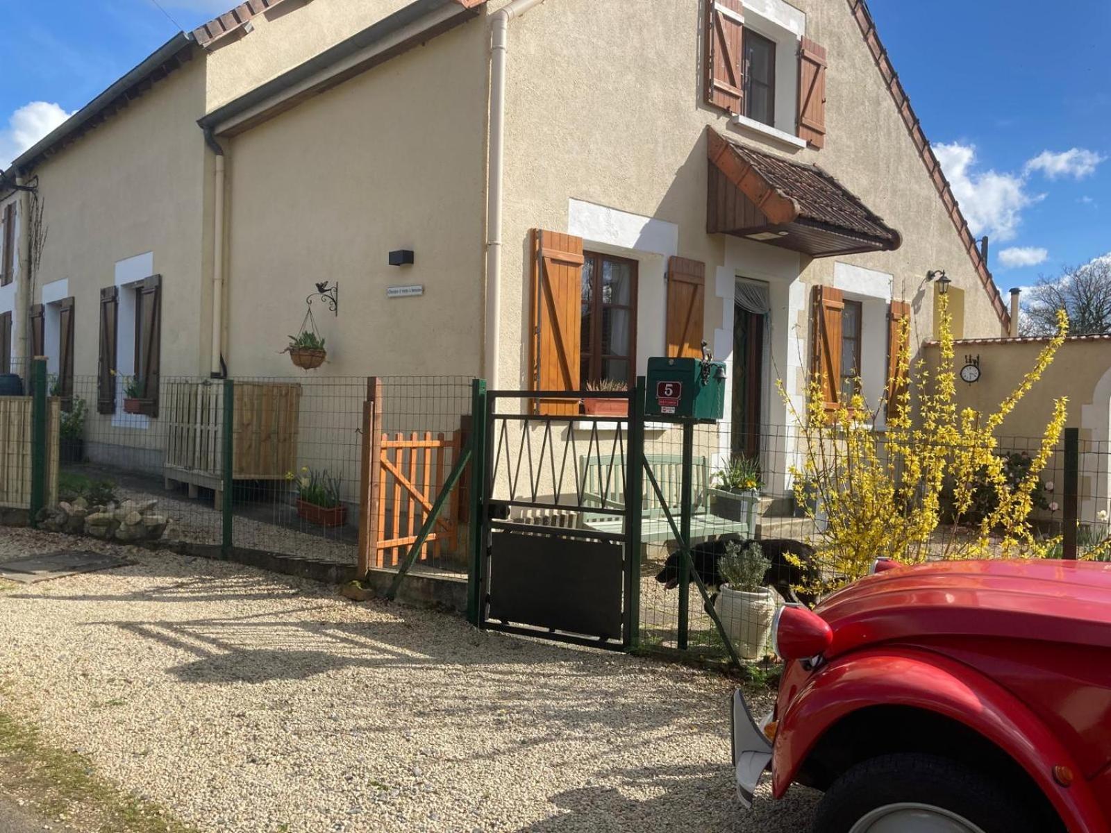 Chambres D' Hotes A Benaize Coulonges  Exteriör bild